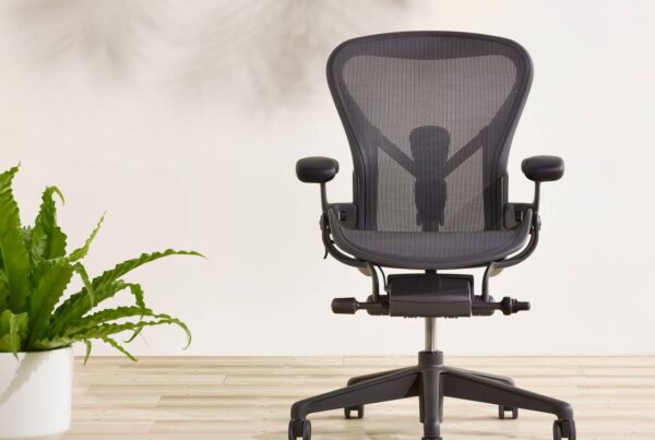ergonomia corporativa Herman Miller cadeira Aeron escritório